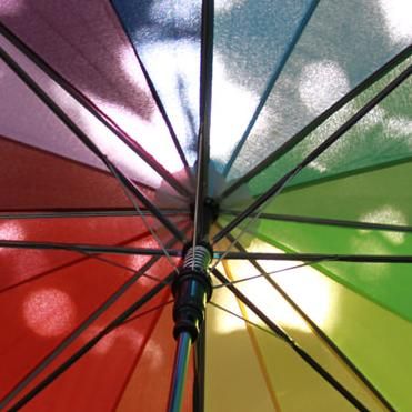 Bunter Regenschirm